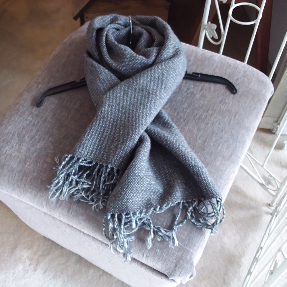 Gray Tweed Knit Scarf